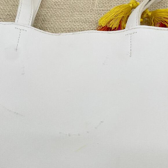 Vince Camuto large Tote, Purse, Shoulder Bag, White, Tassel detail - Picture 4 of 6